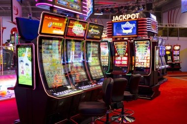 gbo777 play platform interface showing slot games and sportsbook markets